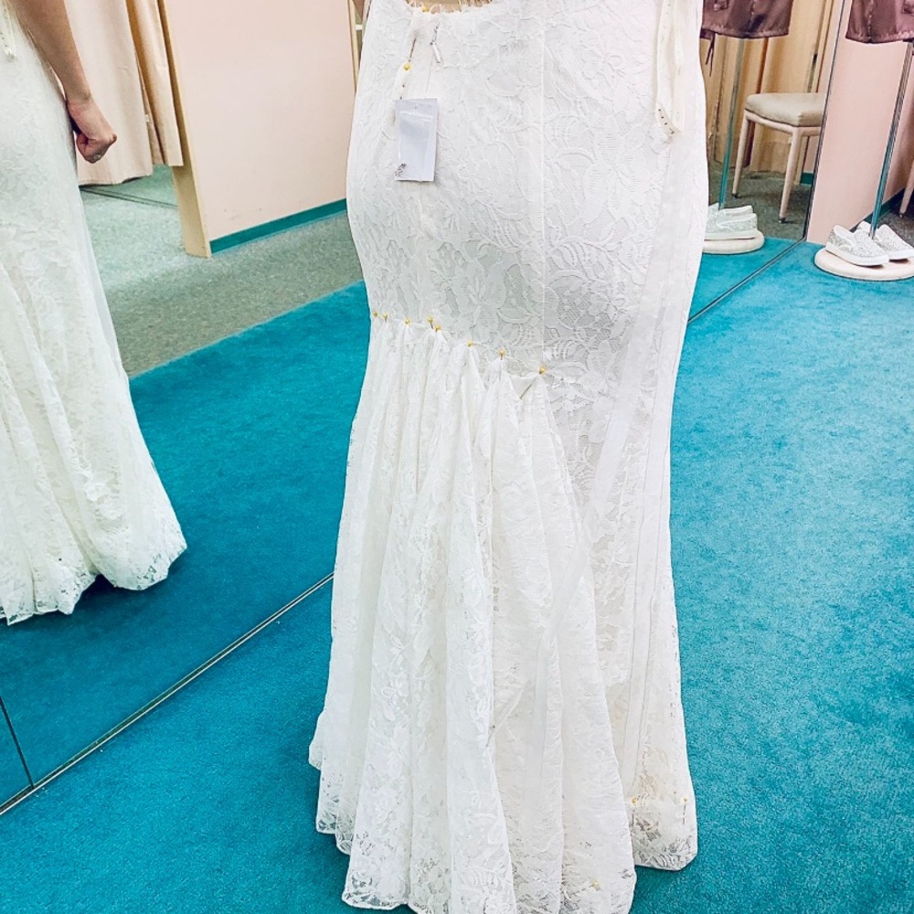Brand new Galina trumpet/mermaid wedding dress. - Picture 5 of 8